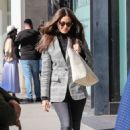 Emmy Rossum – Has lunch at Nate’n Al’s in Beverly Hills - 454 x 681