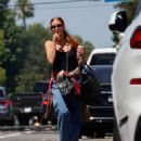 Ashlee Simpson – Running errands in Los Angeles