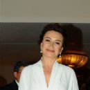 Demet Akbag - 454 x 1504