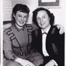 JUNE-ALLYSON-Mother-Original-CANDID-Vintage-1947-LITTLE-WOMEN-MGM-Studio-Photo - 454 x 570