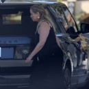 Elizabeth Berkley – Fills up her tank with $7 a gallon gas in Los Angeles - 454 x 691