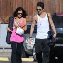 Colin Farrell & His Sister Claudine Hit Up A Yoga Class - 454 x 574
