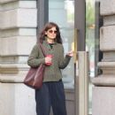 Katie Holmes – Heading into an office building afternoon in New York