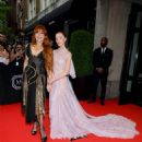 Charlotte Tilbury and Phoebe Dynevor – 2024 Met Gala in New York City - 454 x 681