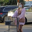 Mia Swier – Steps out for grocery shopping at Gelson’s Market in Los Angeles - 454 x 681