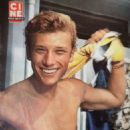 Johnny Hallyday - Cine Tele Revue Magazine Pictorial [France] (6 September 1962) - 454 x 609