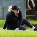 Rebel Wilson – Workout in a Sydney park