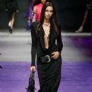 Irina Shayk – Runway of the Versace Fashion Show during the Milan Fashion Week