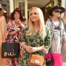 Absolutely Fabulous: The Movie (2016) - 454 x 303