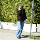 Olivia Wilde – Is going out and about in Los Angeles - 454 x 489