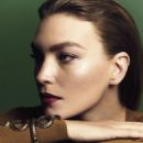 Arizona Muse - Elle Magazine Pictorial [Spain] (January 2025) - 454 x 591