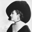 Ruth Roland - 454 x 574
