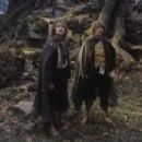 Billy Boyd as Pippin and Dominic Monaghan as Merry in New Line's The Lord of The Rings: The Two Towers - 2002 - 454 x 302