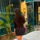 Claudia Romani – Dazzles in a low-cut black dress at Casadonna in Miami - 454 x 686