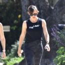 Jennifer Garner – Power walk on a hot day in LA
