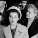 Fourteen Hours - Debra Paget, Joyce Van Patten - 454 x 343