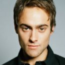 Stuart Townsend - 328 x 472