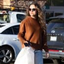 Jinger Duggar – In a tight ripped jeans on a Target run in Los Angeles - 454 x 622