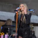 Kelsea Ballerini – Performing on NBC’s ‘Today Show’ - 454 x 568
