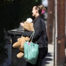 Lily-Rose Depp – Spotted with luggage in the hills of L.A