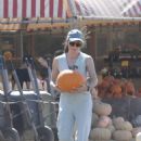 Jennifer Garner – Gets into the Halloween spirit in Moorpark