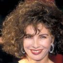 Anne Archer attends The 60th Annual Academy Awards (1988) - 424 x 612