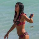 Carolina Baldini in bikini on the beach in Miami - 454 x 681