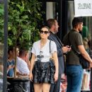 Jessica Biel – Seen after having lunch at Café de l’Esplanade in Paris