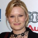 Nicholle Tom