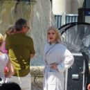 Chiara Mastroianni – With Catherine Deneuve filming ‘O Sole Mio’ - 454 x 544