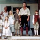In the Columbia Pictures presentation The Patriot (2000), the Martin family - (from left to right) William (Logan Lerman), servant Abigale (Beatrice Bush), Susan (Skye McCole Bartusiak), Margaret (Mika Boorem), Nathan (Trevor Morgan), Benjamin (Mel Gibson