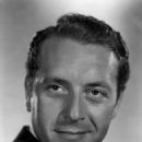 Paul Henreid - 454 x 589
