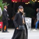 Elizabeth Olsen – With Robbie Arnett on a stroll in New York