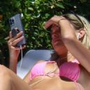 Sarah Snyder – In a bikini in Miami - 454 x 681