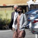 Mary Steenburgen – Shopping candids in Los Angeles - 454 x 682