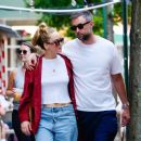Jennifer Lawrence – With Cooke Maroney take a romantic walk in New York - 454 x 389