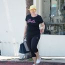 Rebel Wilson – Leaving her gym in Los Angeles - 454 x 491