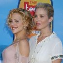 Brittany Murphy and Christina Applegate - The Teen Choice Awards 2004 - 454 x 386