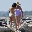 Melanie Sykes – Seen in a bikini on Holiday in Venice - 454 x 623