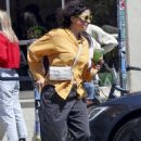 Alia Shawkat – Grabs a green juice in Los Feliz - 454 x 681