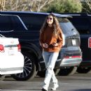 Jinger Duggar – In a tight ripped jeans on a Target run in Los Angeles - 454 x 481