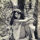Bunny Yeager - 454 x 619