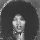 Gloria Jones - 454 x 640