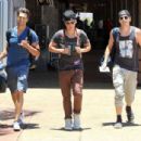 Big Time Rush caught a flight out of Maui yesterday afternoon, May 29. The Nickelodeon boyband was in Hawaii to shoot their new music video - 454 x 304
