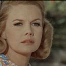 Paranoia - Carroll Baker - 454 x 193