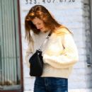 Grace Gummer – Makeup free while out for lunch in Los Angeles - 454 x 636