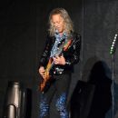 Kirk Hammett performs on stage during ATLive 2021 concert at Mercedes-Benz Stadium on November 06, 2021 in Atlanta, Georgia - 454 x 683