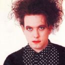 Robert Smith - 425 x 585