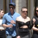 Florence Pugh – Seen with Andrew Garfield while out in Rome - 454 x 681
