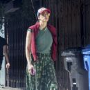 Sarah Silverman – Shopping in the neighborhood of Los Feliz